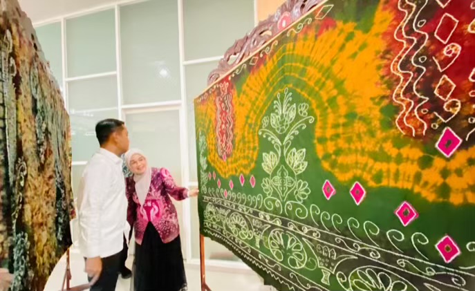 Semarak 500 Tahun Banjarmasin, Lomba Desain Sasirangan Jadi Ajang Adu Kreativitas wan Pelestarian Budaya Banjar Semarak 500 Tahun Banjarmasin, Lomba Desain Sasirangan Jadi Ajang Adu Kreativitas wan Pelestarian Budaya Banjar
