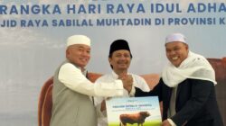 Gubernur Kalsel Serahkan Sapi Kurban Bantuan Presiden ke Masjid Raya Sabilal Muhtadin