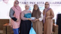 TP PKK Banjarmasin Salurkan Daging Kurban Gasan Keluarga Penderita Stunting