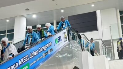 Tangis Haru Pecah! 359 Jamaah Haji Kloter Pertama Embarkasi Banjarmasin Tiba di Tanah Air