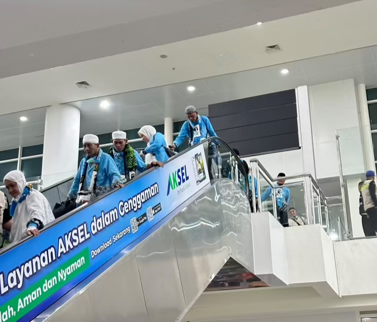 Tangis Haru Pecah! 359 Jamaah Haji Kloter Pertama Embarkasi Banjarmasin Tiba di Tanah Air