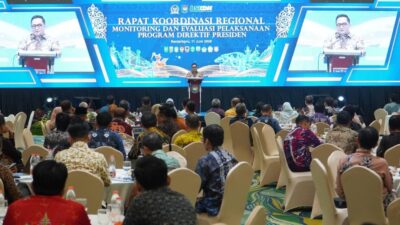Ichrom Muftezar Hadiri Rakor Evaluasi 10 Program Prioritas Presiden di Banjarbaru Ichrom Muftezar Hadiri Rakor Evaluasi 10 Program Prioritas Presiden di Banjarbaru
