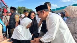 Tangis Haru Pecah! Jamaah Haji Kotabaru Akhirnya Kembali Setelah 41 Hari di Tanah Suci