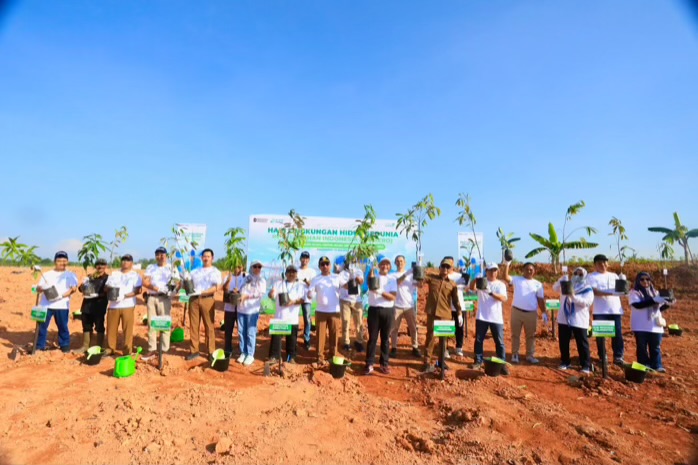 Hijaukan Banjarmasin, Pelindo Tanam 2.500 Pohon di Kawasan TPA Basirih