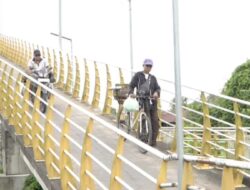 Komisi III DPRD Banjarmasin Tinjau Lokasi Rawan Kecelakaan Di Turunan Jumbatan Gantung Pulau Bromo