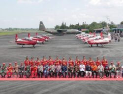 Ribuan Pasang Mata Tertuju ke Langit Banjarbaru, Atraksi Jupiter Aerobatic Team Curi Perhatian