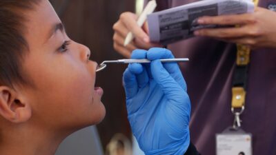 Bukan Sekedar Fun Walk, Dokter Gigi Se-Kalsel Bagi Senyum Gratis Gasan Warga
