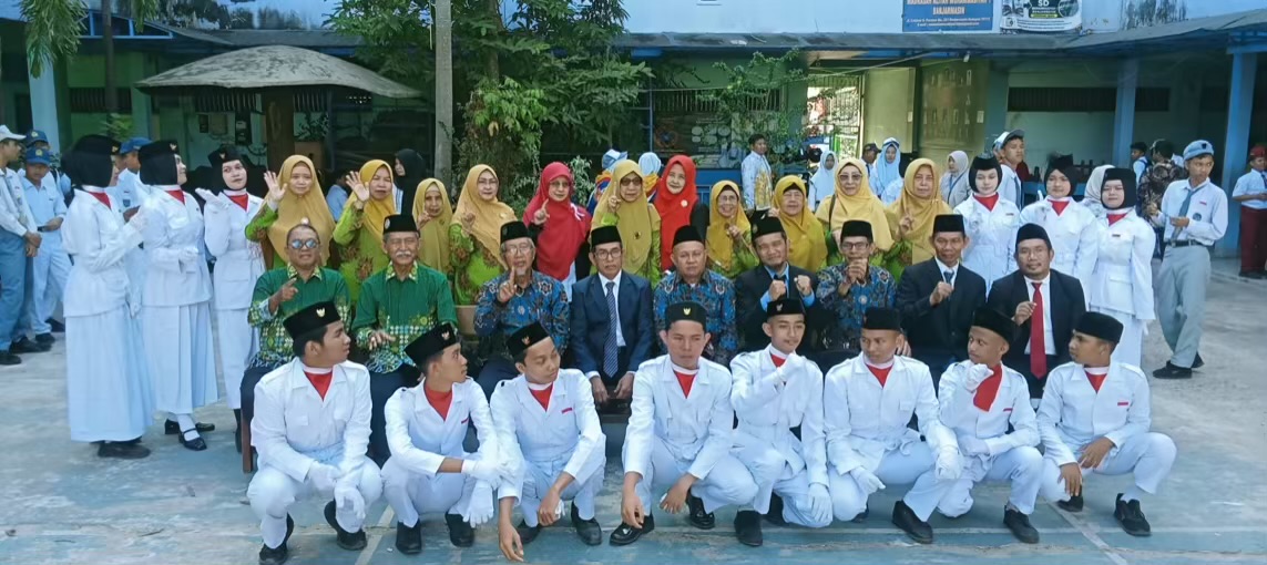Upacara HUT ke-81 RI di Komplek Perguruan Muhammadiyah Ahmad Dahlan Berlangsung Khidmat