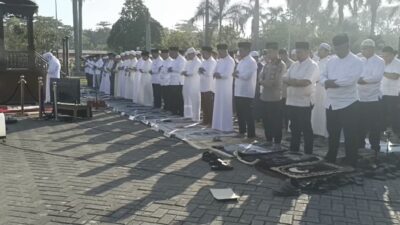 Memohon Hujan Turun, Ratusan Jamaah Sholat Istisqa di Sabilal Muhtadin