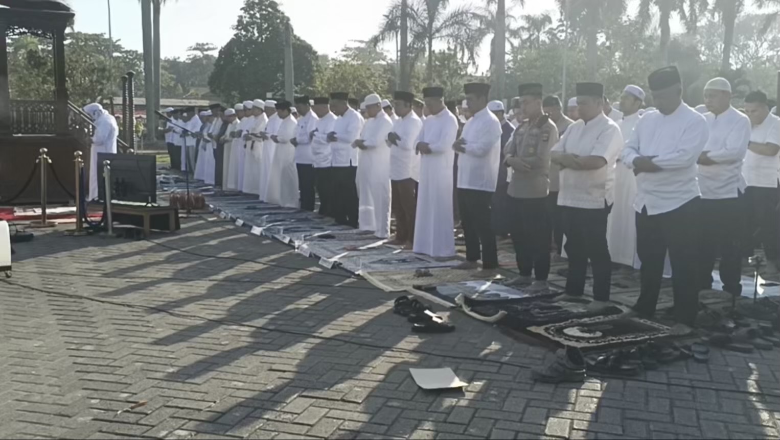 Memohon Hujan Turun, Ratusan Jamaah Sholat Istisqa di Sabilal Muhtadin