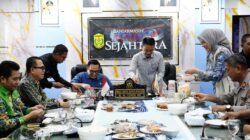 Pemko Banjarmasin Sambut Ketua Komisi II DPR RI lawan Kuliner Khas Banjar Pemko Banjarmasin Sambut Ketua Komisi II DPR RI lawan Kuliner Khas Banjar