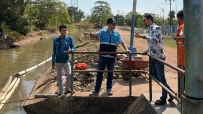 PAM Bandarmasih Pantau Intake Banyu Baku, Pastikan Ketersediaan Banyu Barasih Selawas Musim Kemarau PAM Bandarmasih Pantau Intake Banyu Baku, Pastikan Ketersediaan Banyu Barasih Selawas Musim Kemarau