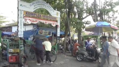 DPP FKPWK Kembali Gelar Aksi Sosial,  Kawan SMP Terpisah Hampir 20 Tahun Datang Bawa Sembako hingga Handphone