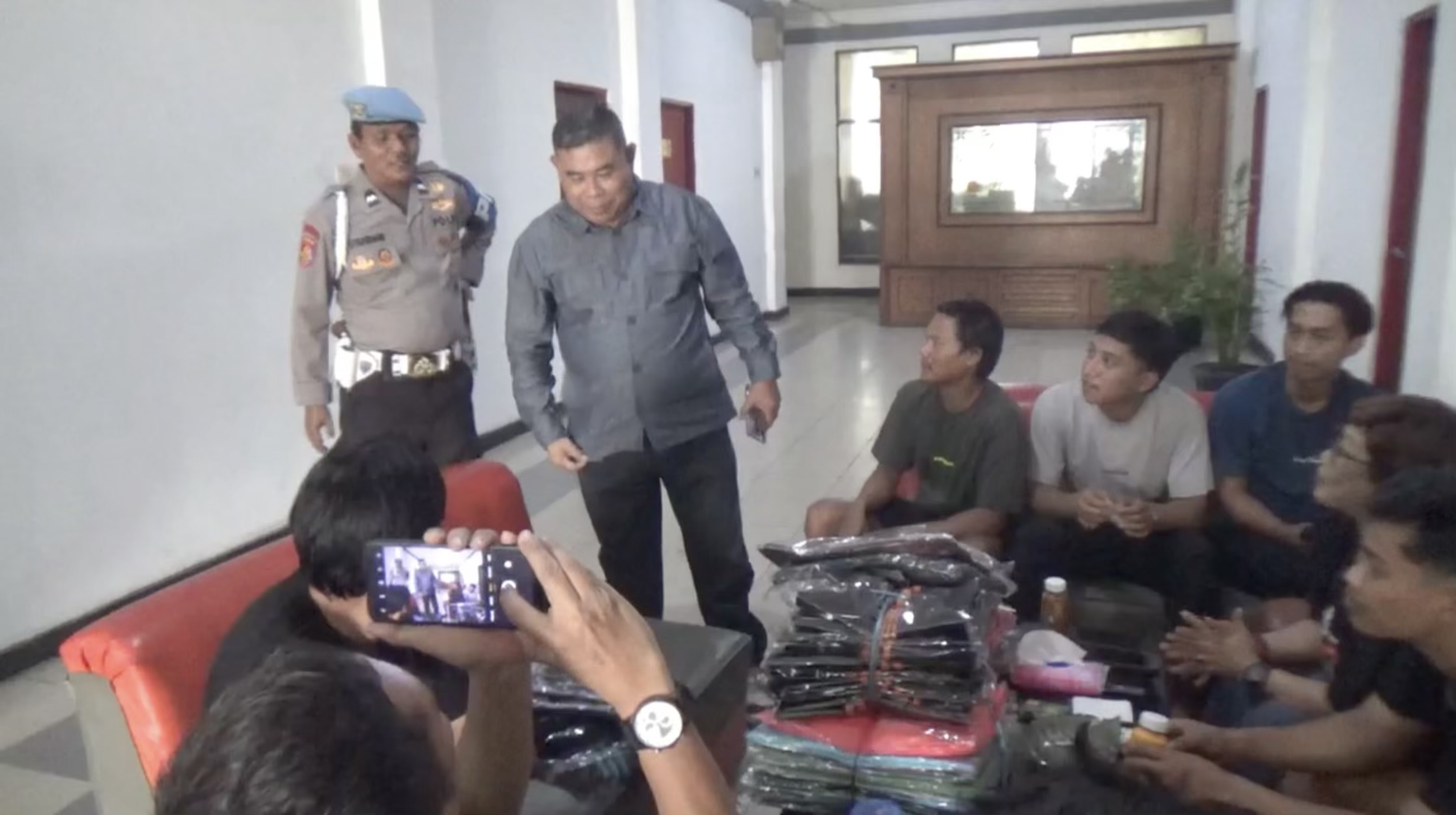 FKPWK Kalsel Sambangi Penampungan Korban KM Virgo Transport 8 di Banjarmasin