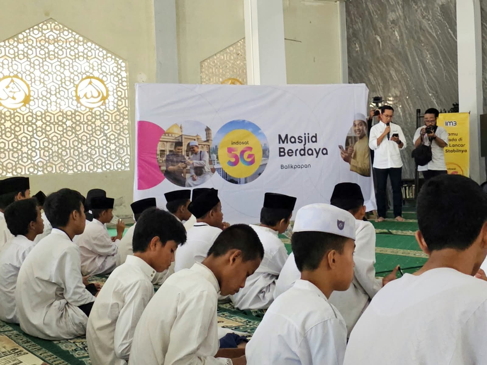Indosat Hadirkan Program Masjid Berdaya di 160 Masjid se-Kalimantan Indosat Hadirkan Program Masjid Berdaya di 160 Masjid se-Kalimantan