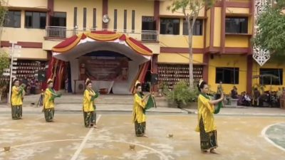 Bukan Sekadar Pentas Seni, Siswa SMAN 5 Banjarmasin Hidupkan Budaya Banjar Lewat Marasa Banjar Bukan Sekadar Pentas Seni, Siswa SMAN 5 Banjarmasin Hidupkan Budaya Banjar Lewat Marasa Banjar