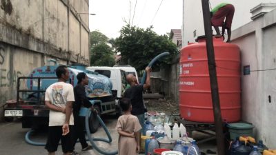 Bukan Cuma Lewat Pipa, PAM Bandarmasih Antar Banyu Barasih Langsung ke Warga Bukan Cuma Lewat Pipa, PAM Bandarmasih Antar Banyu Barasih Langsung ke Warga