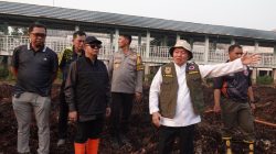 Gubernur Muhidin Kerahkan Ekskavator Tangani Bara Karhutla di Sambang Lihum Gubernur Muhidin Kerahkan Ekskavator Tangani Bara Karhutla di Sambang Lihum
