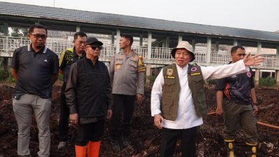 Gubernur Muhidin Kerahkan Ekskavator Tangani Bara Karhutla di Sambang Lihum