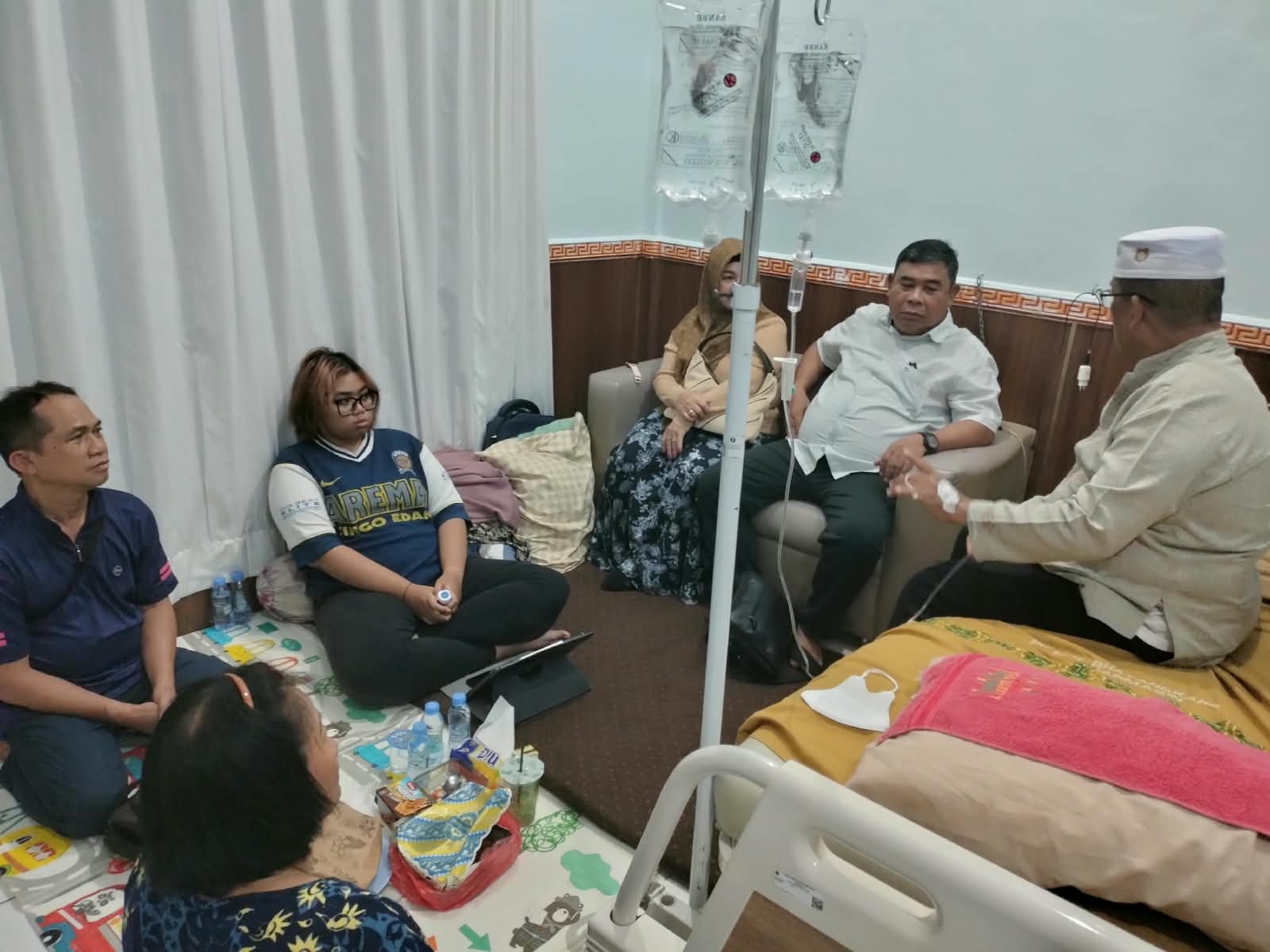 Sabar Prayetno Jalani Perawatan, Ketua Umum DPP FKPWK wan Ketua DPW GEPAK Kalsel Datang Membesuk
