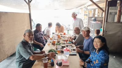 Bertugas di Palangka Raya, Ketum DPP FKPWK Rachmad Fadillah Sempatkan Reuni lawan Kawan SMP